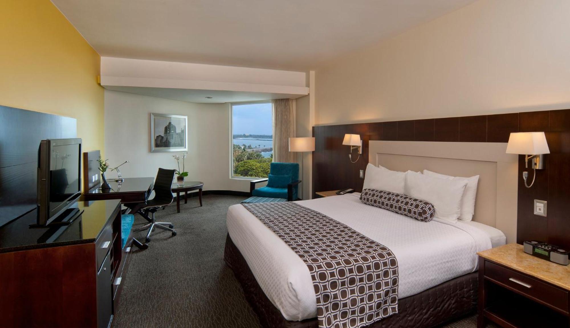 Crowne Plaza Santo Domingo By Ihg Hotel Exterior photo
